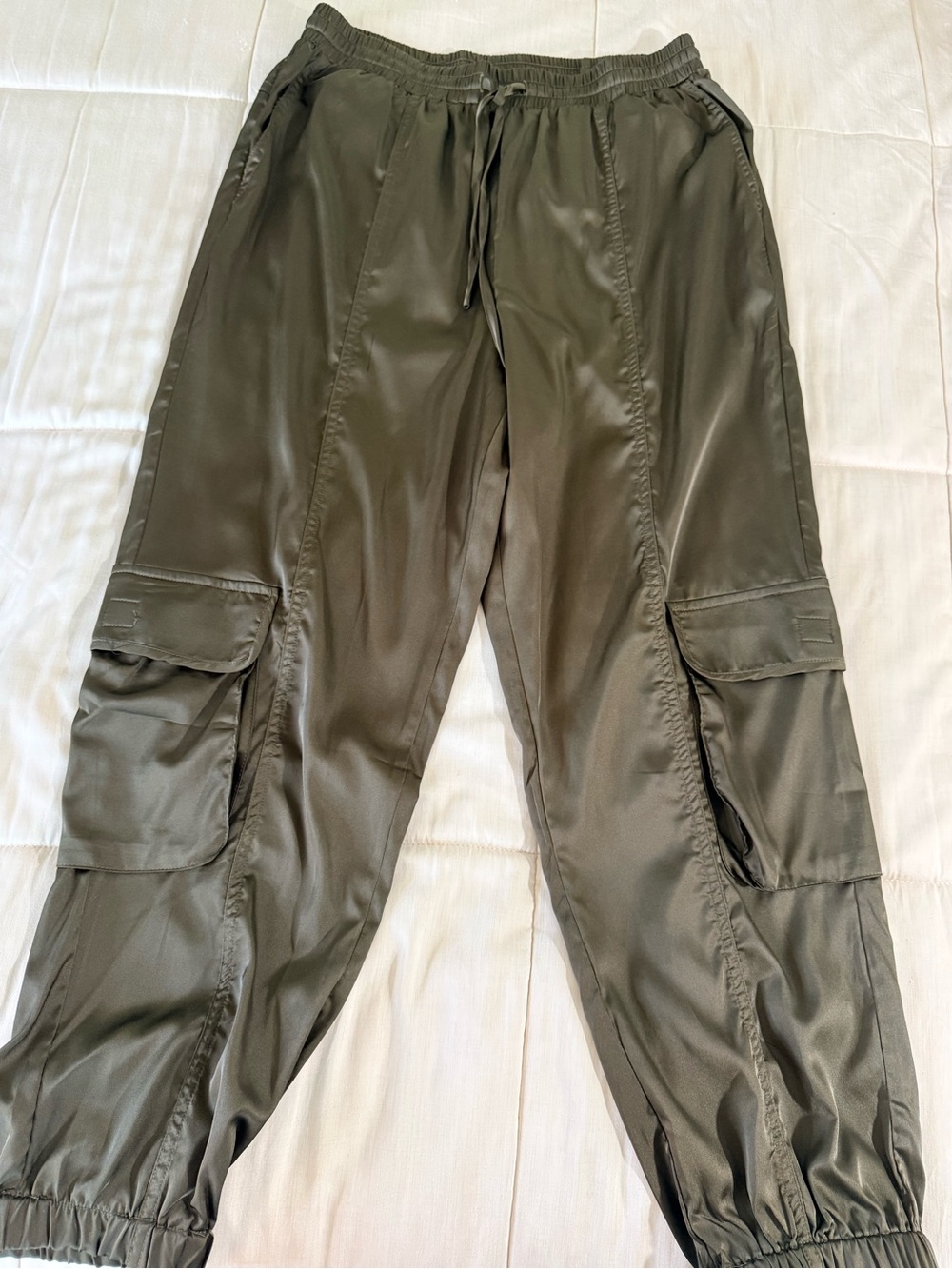 Vintage Y2K Paparazzi by Biz Olive Green satin cropped cargo pants sexy chic S
